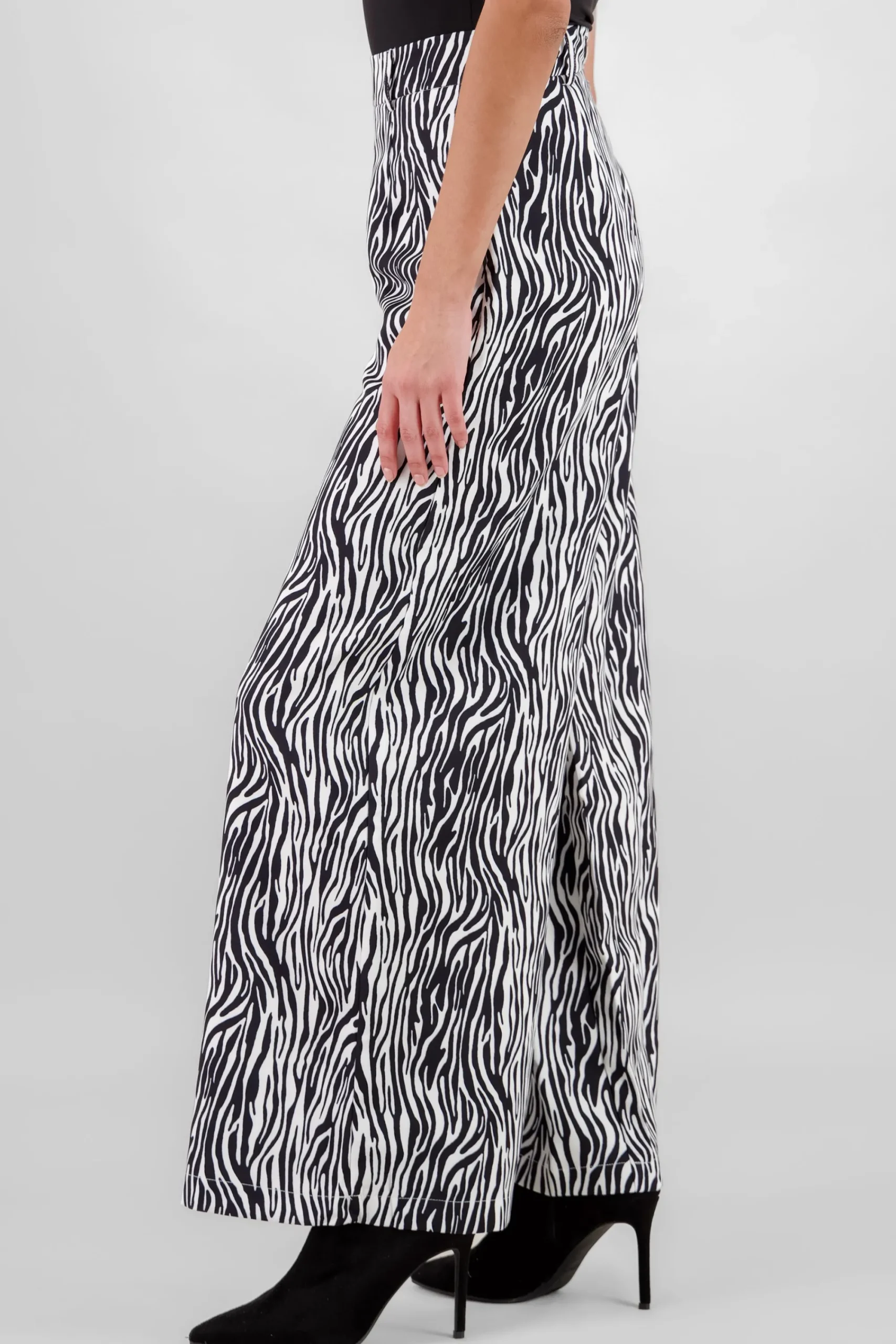 Shasa Thin Corduroy Zebra Print Pants