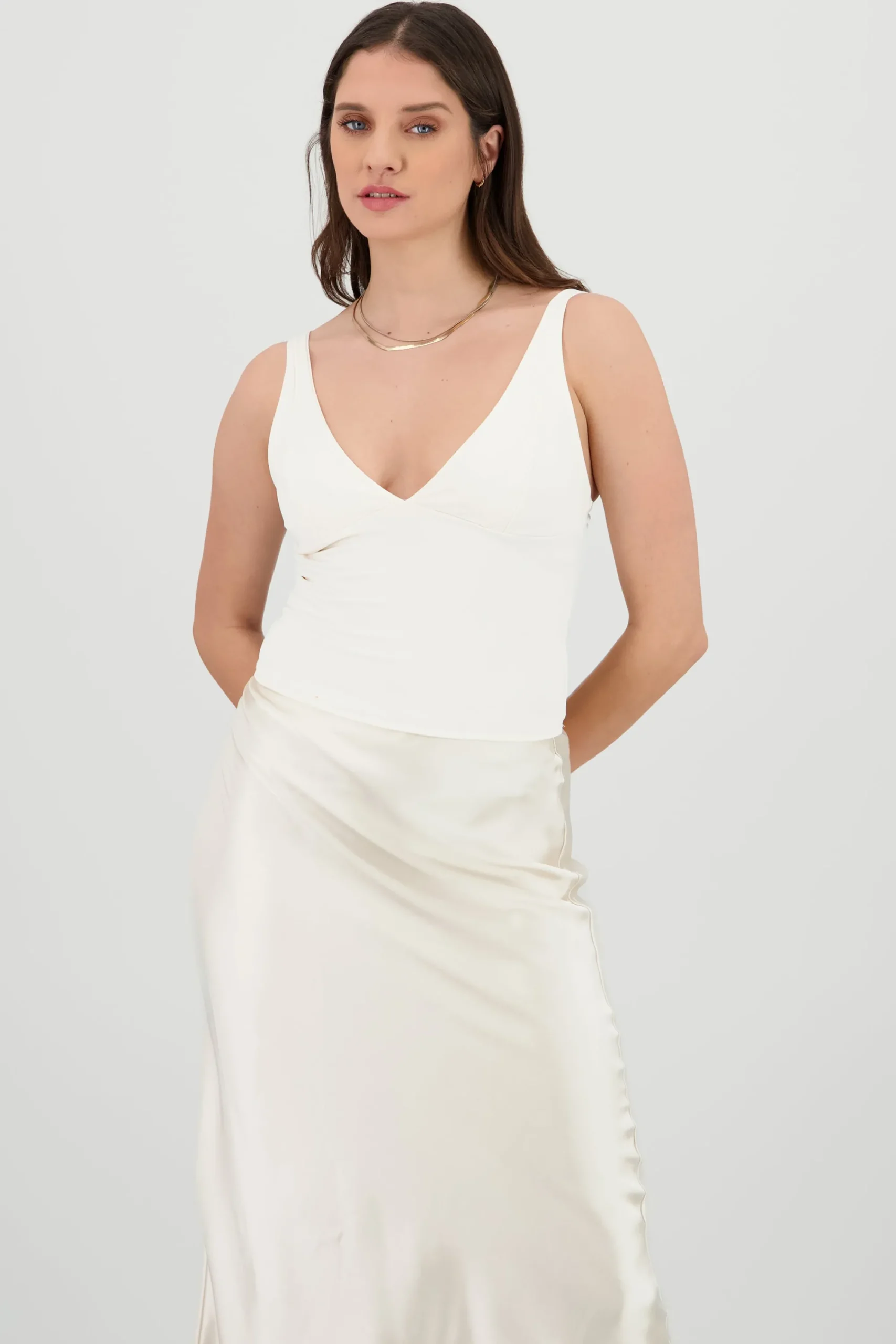 Shasa V Scoop Solid Top