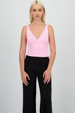 Shasa V Scoop Solid Top