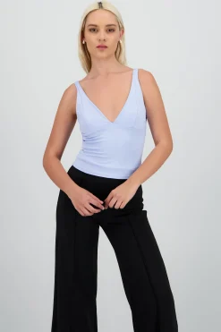 Shasa V Scoop Solid Top
