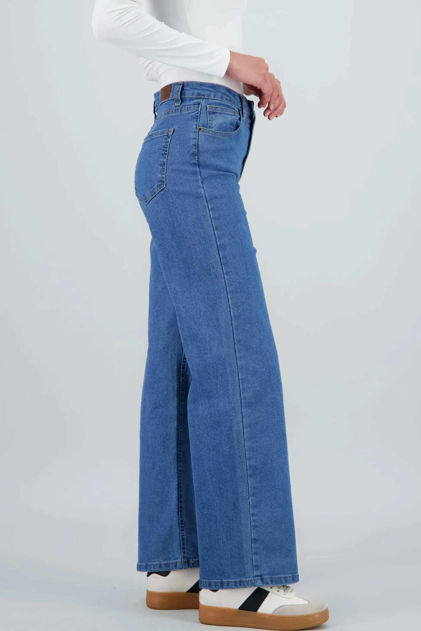 Shasa Wide Leg Jeans