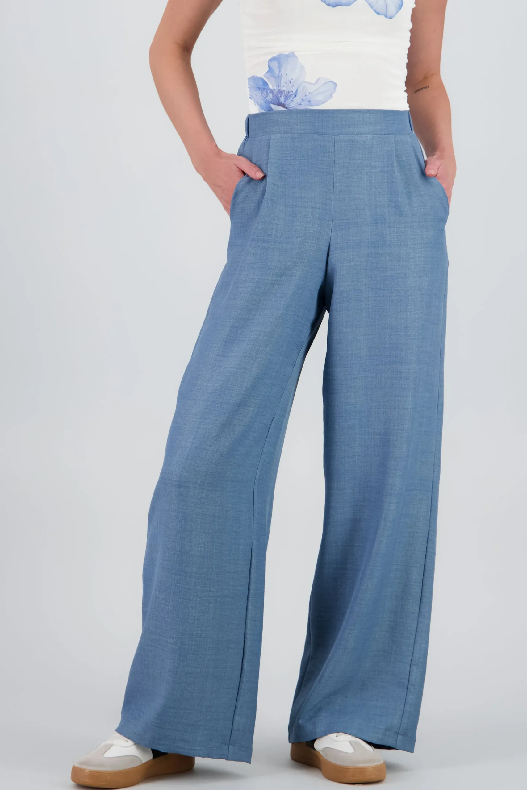 Shasa Wide Leg Pleated Pants