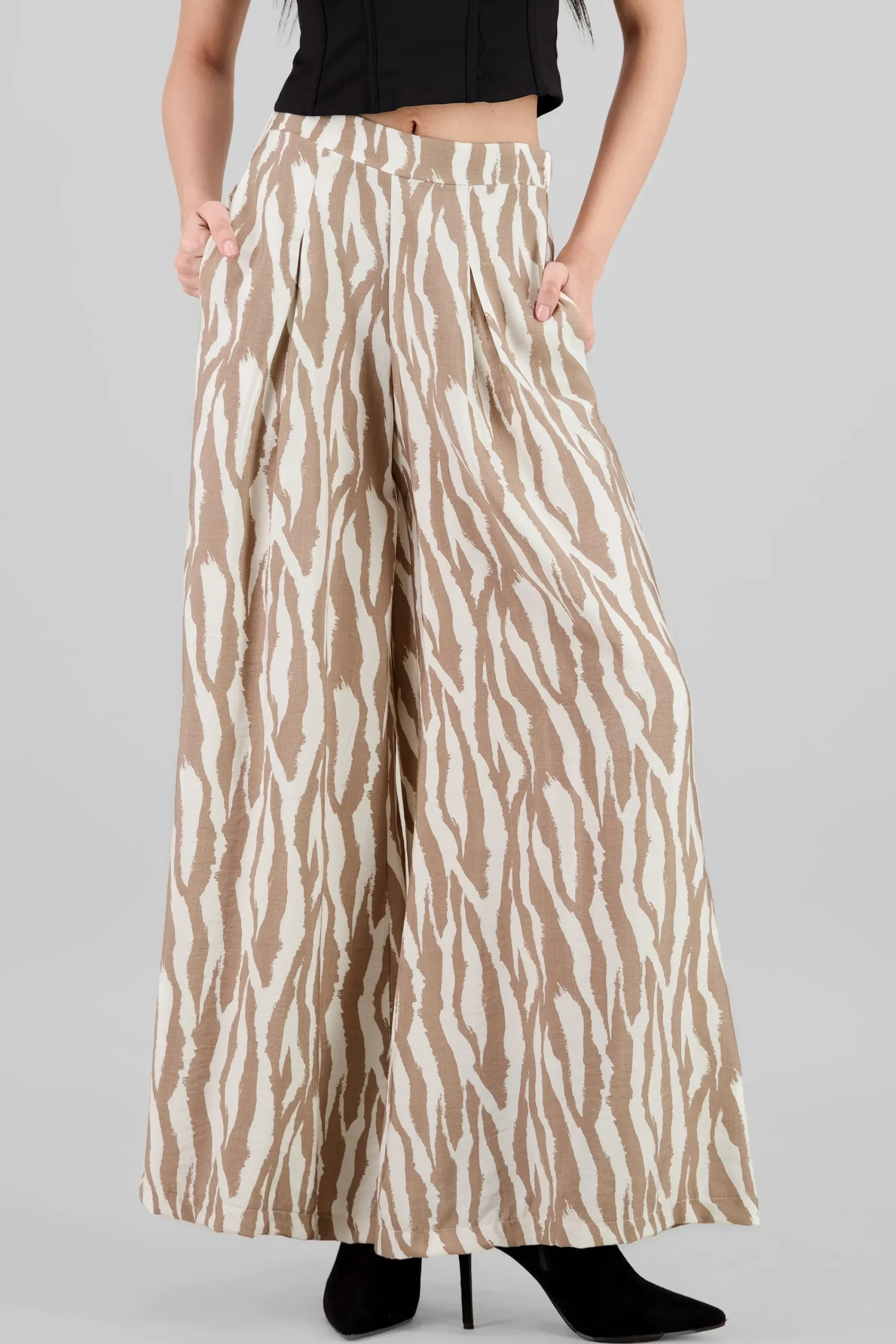 Shasa Wide Leg Printed Pants