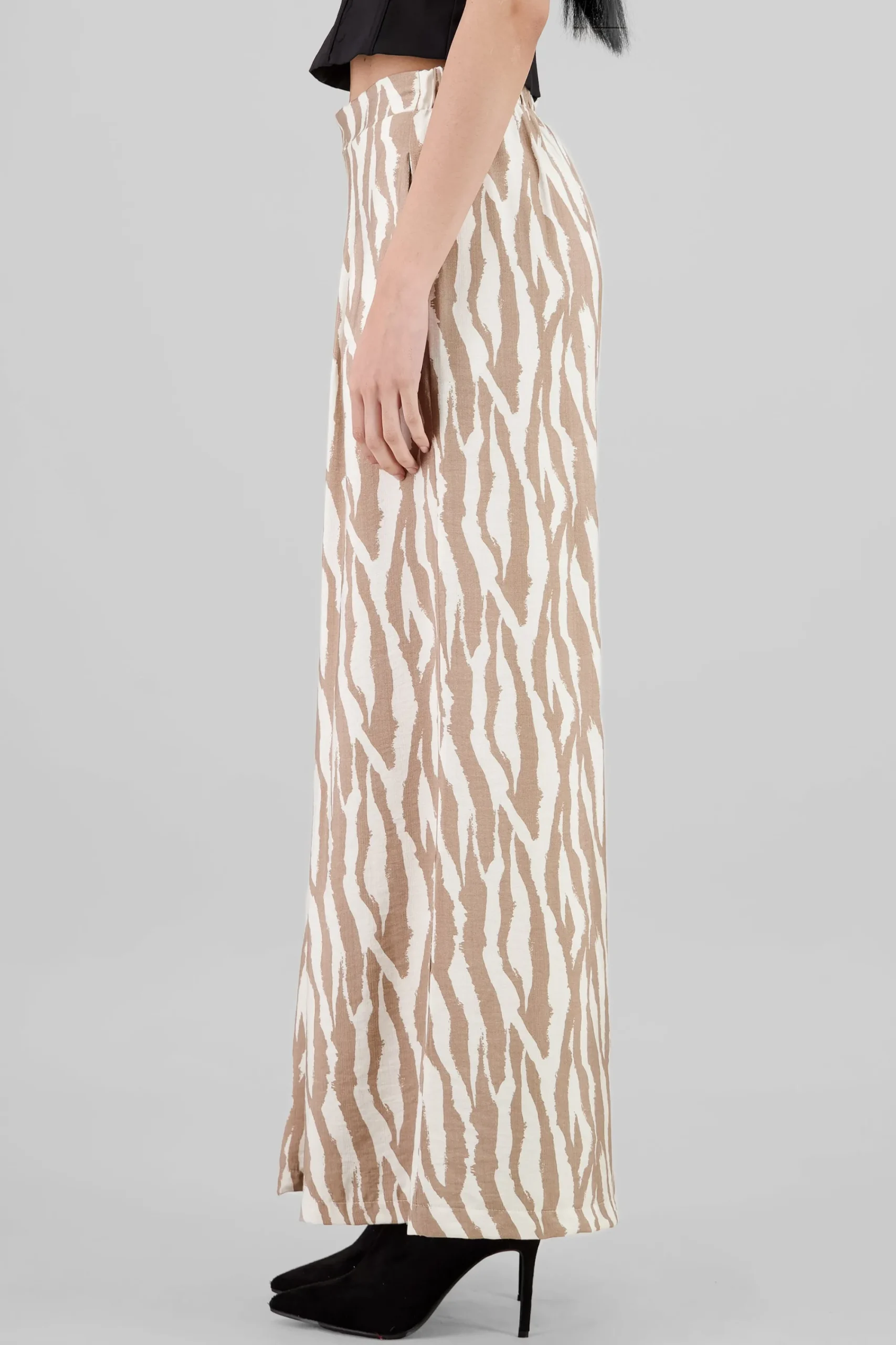 Shasa Wide Leg Printed Pants